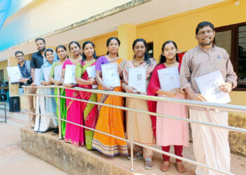 ക്രിയാ ഗവേഷണപ്രവര്‍ത്തനങ്ങളില്‍ പങ്കാളികളായ
കണ്ണവം ട്രൈബല്‍ യുപി സ്‌കൂളിലെ അധ്യാപകര്‍