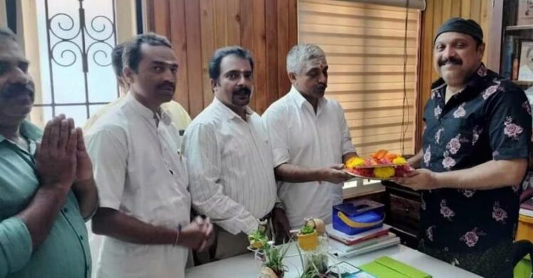 Image: Kerala Minister K.B. Ganeshkuamr receives Akshat