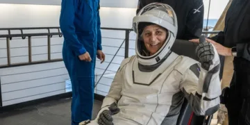 TOPSHOT - This photo provided by NASA shows NASA astronaut Suni Williams being helped out of a SpaceX Dragon spacecraft on board the SpaceX recovery ship MEGAN after he, NASA astronauts Suni Williams, Butch Wilmore, and Roscosmos cosmonaut Aleksandr Gorbunov landed in the water off the coast of Tallahassee, Florida, on March 18, 2025. (Photo by Keegan Barber / NASA / AFP) / RESTRICTED TO EDITORIAL USE - MANDATORY CREDIT "AFP PHOTO / NASA / Keegan Barber" - NO MARKETING NO ADVERTISING CAMPAIGNS - DISTRIBUTED AS A SERVICE TO CLIENTS