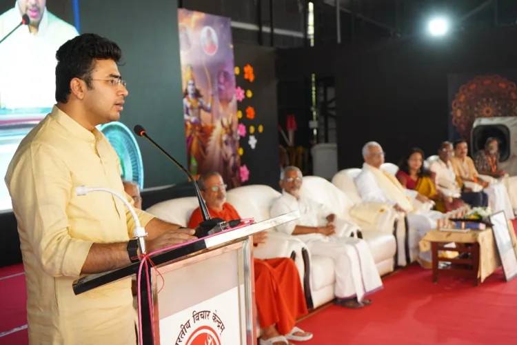 കാലടി ശ്രീശാരദാ സൈനിക് സ്‌കൂളില്‍ നടന്ന ഗീതായനം ദേശീയ സെമിനാറിന്റെ സമാപനസഭയില്‍ തേജസ്വി സൂര്യ എംപി മുഖ്യപ്രഭാഷണം നടത്തുന്നു.