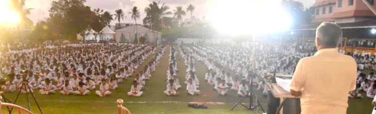 എളമക്കര ഭാസ്‌കരീയം കണ്‍വെന്‍ഷന്‍ സെന്ററില്‍ നടന്ന ബാലഗോകുലം നേതൃശിബിരത്തിന്റെ നയപ്രഖ്യാപന സമ്മേളനത്തില്‍ പ്രജ്ഞാപ്രവാഹ് ദേശീയ സംയോജകന്‍ ജെ. നന്ദകുമാര്‍ സംസാരിക്കുന്നു.