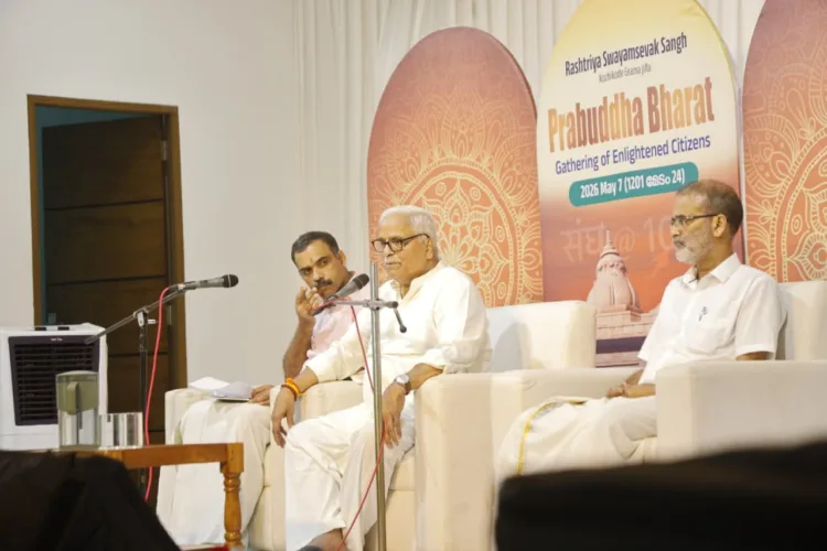 ആർഎസ്എസ് ശതാബ്ദിയോടനുബന്ധിച്ച് കുന്ദമംഗലത്ത് നടന്ന പൗരപ്രമുഖ സംഗമത്തിൽ ആർ എസ് എസ് അഖില ഭാരതീയ കാര്യകാരി അംഗം സുരേഷ് ജോഷി സംസാരിക്കുന്നു.