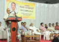 തൃപ്പൂണിത്തുറയില്‍ ലായം കൂത്തമ്പലത്തില്‍ ആര്‍എസ്എസ് എറണാകുളം മുന്‍ വിഭാഗ് സംഘചാലക് എം.എ. വാസുദേവന്‍ അനുസ്മരണം മുതിര്‍ന്ന പ്രചാരകന്‍ എസ്. സേതുമാധവന്‍ നിര്‍വഹിക്കുന്നു