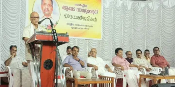തൃപ്പൂണിത്തുറയില്‍ ലായം കൂത്തമ്പലത്തില്‍ ആര്‍എസ്എസ് എറണാകുളം മുന്‍ വിഭാഗ് സംഘചാലക് എം.എ. വാസുദേവന്‍ അനുസ്മരണം മുതിര്‍ന്ന പ്രചാരകന്‍ എസ്. സേതുമാധവന്‍ നിര്‍വഹിക്കുന്നു