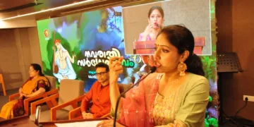 നവരാത്രി സര്‍ഗ്ഗോത്സവത്തിന്റെ നാലാംദിനം സര്‍ഗ്ഗസംവാദത്തില്‍ സിനിമാതാരം അഖില ശശിധരന്‍ സംസാരിക്കുന്നു