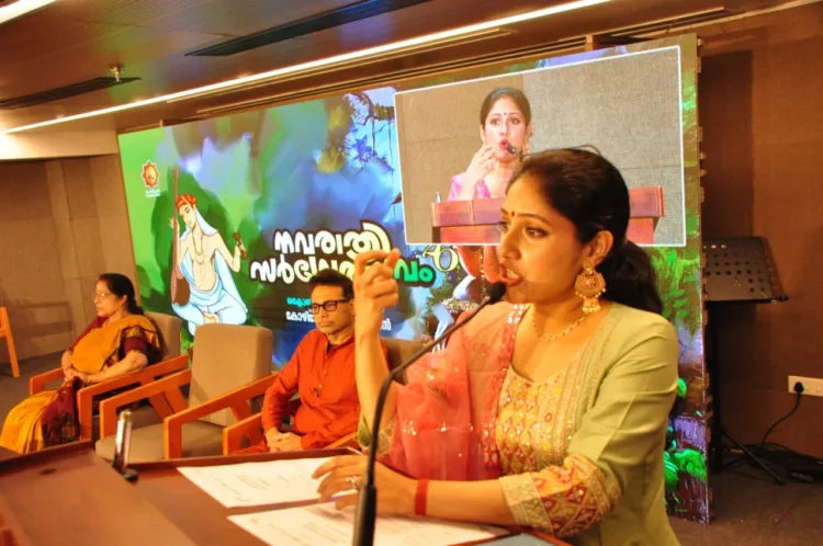 നവരാത്രി സര്ഗ്ഗോത്സവത്തിന്റെ നാലാംദിനം സര്ഗ്ഗസംവാദത്തില് സിനിമാതാരം അഖില ശശിധരന് സംസാരിക്കുന്നു